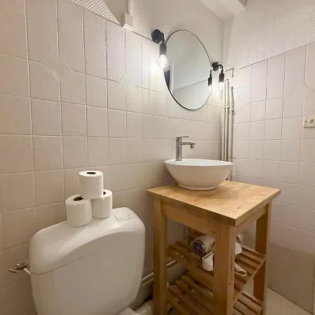 Cancera - T1 Bis Avec 1 1 Salle De Bain Au Centre De Burdeos